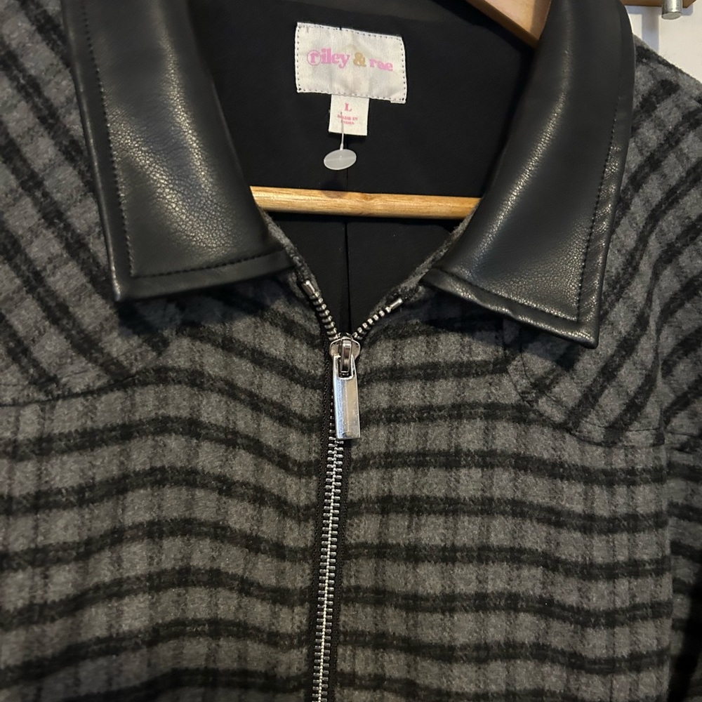 Riley & Rae bomber jacket - Picture 3 of 8